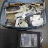 A quantity of vintage photographs in a case **PLEASE NOTE THIS LOT IS NOT ELIGIBLE FOR POSTING AND
