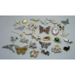 Brooches including animals and birds