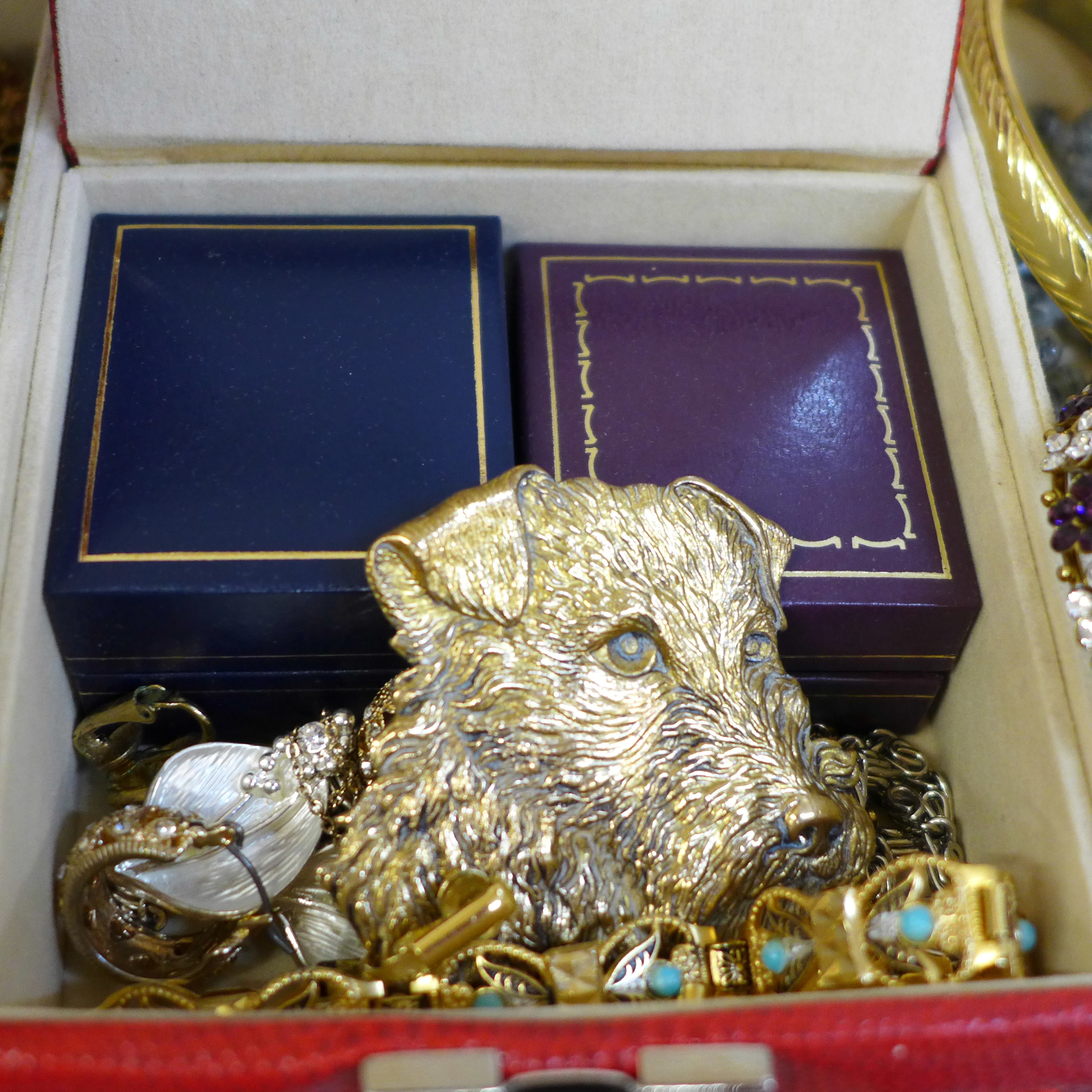 A jewellery box and contents including dress rings, gold tone, etc. - Image 2 of 3