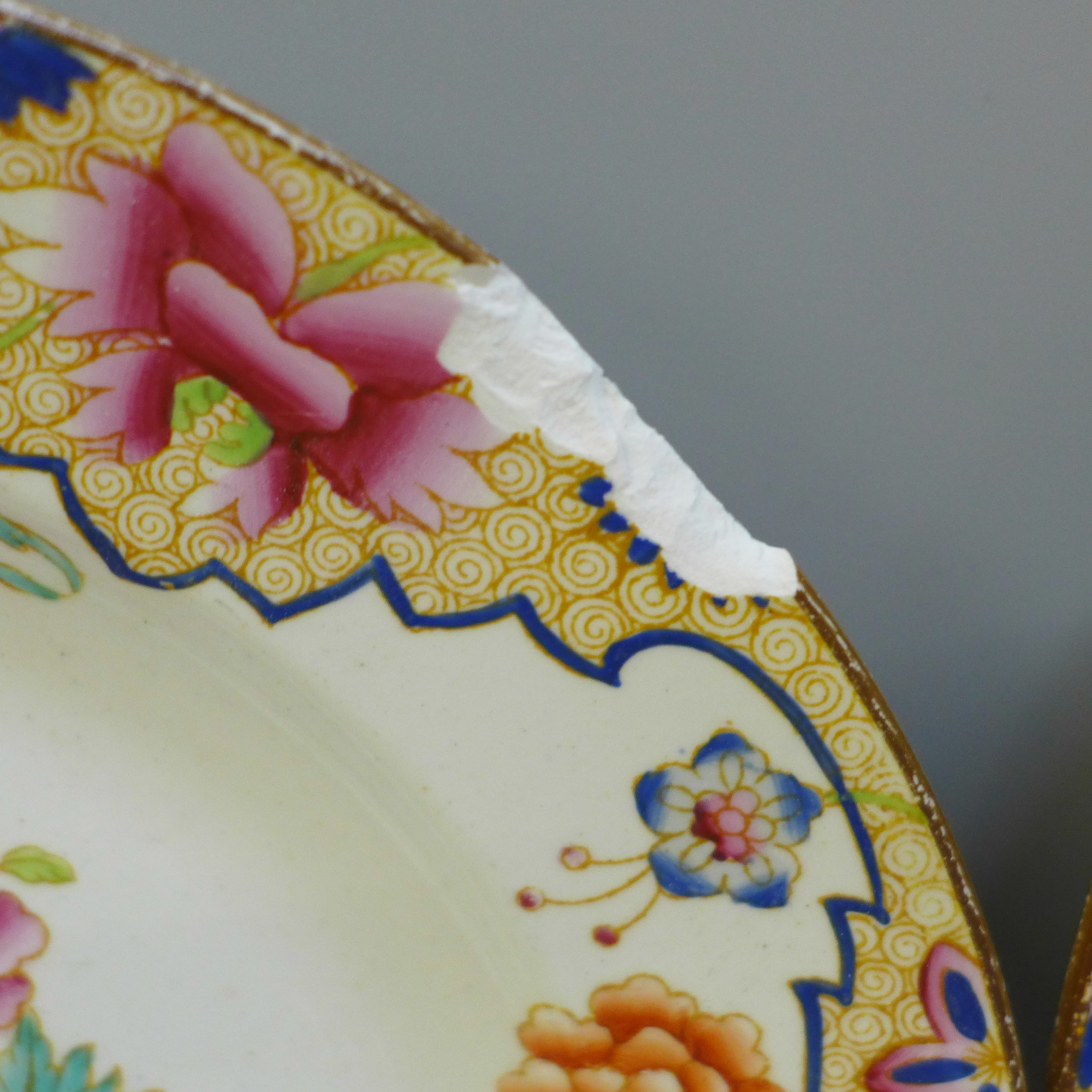 Three 19th Century Spode plates and two Clarice Cliff plates, a/f - Image 5 of 7