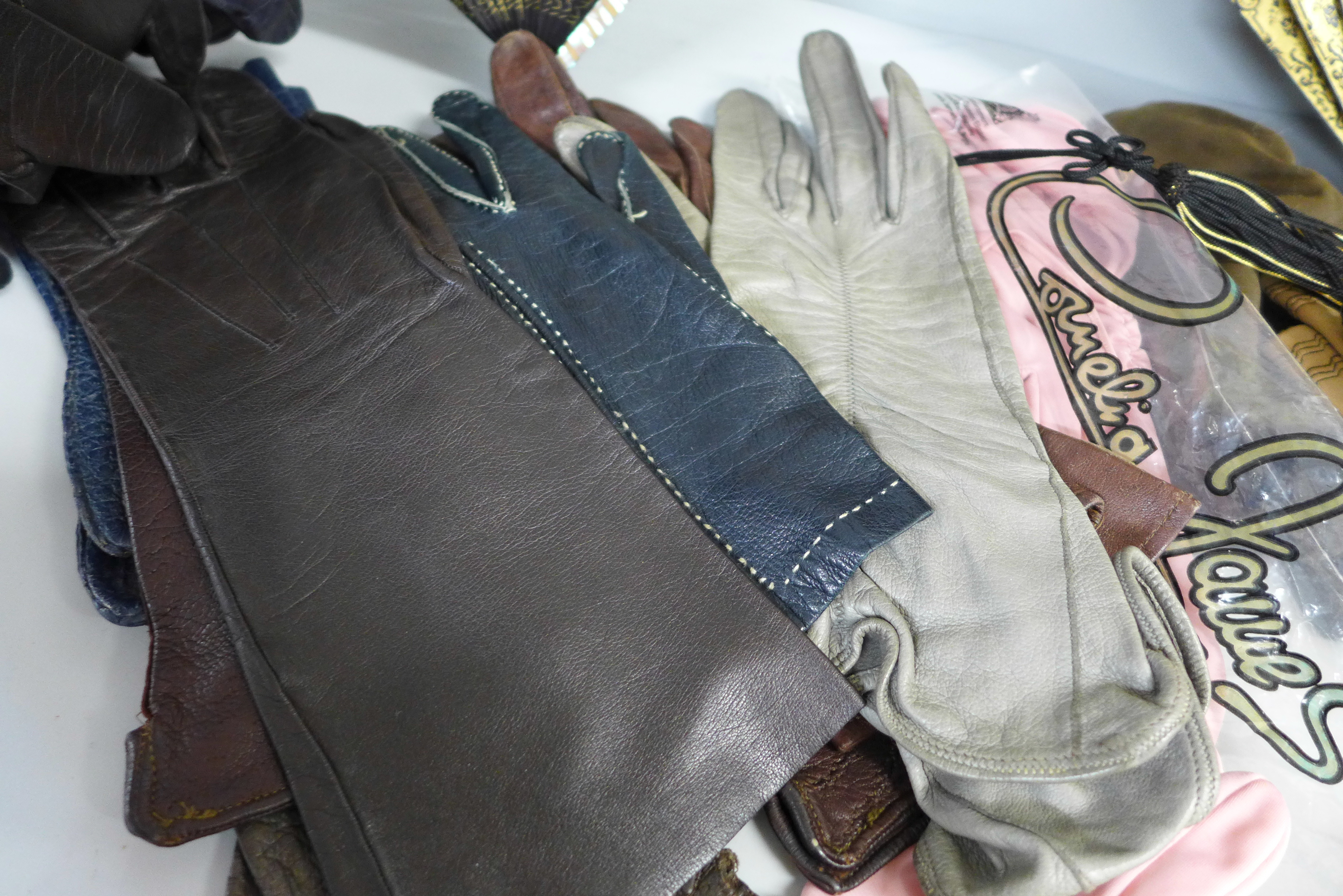 Assorted lady's leather and other gloves and fans - Image 3 of 6