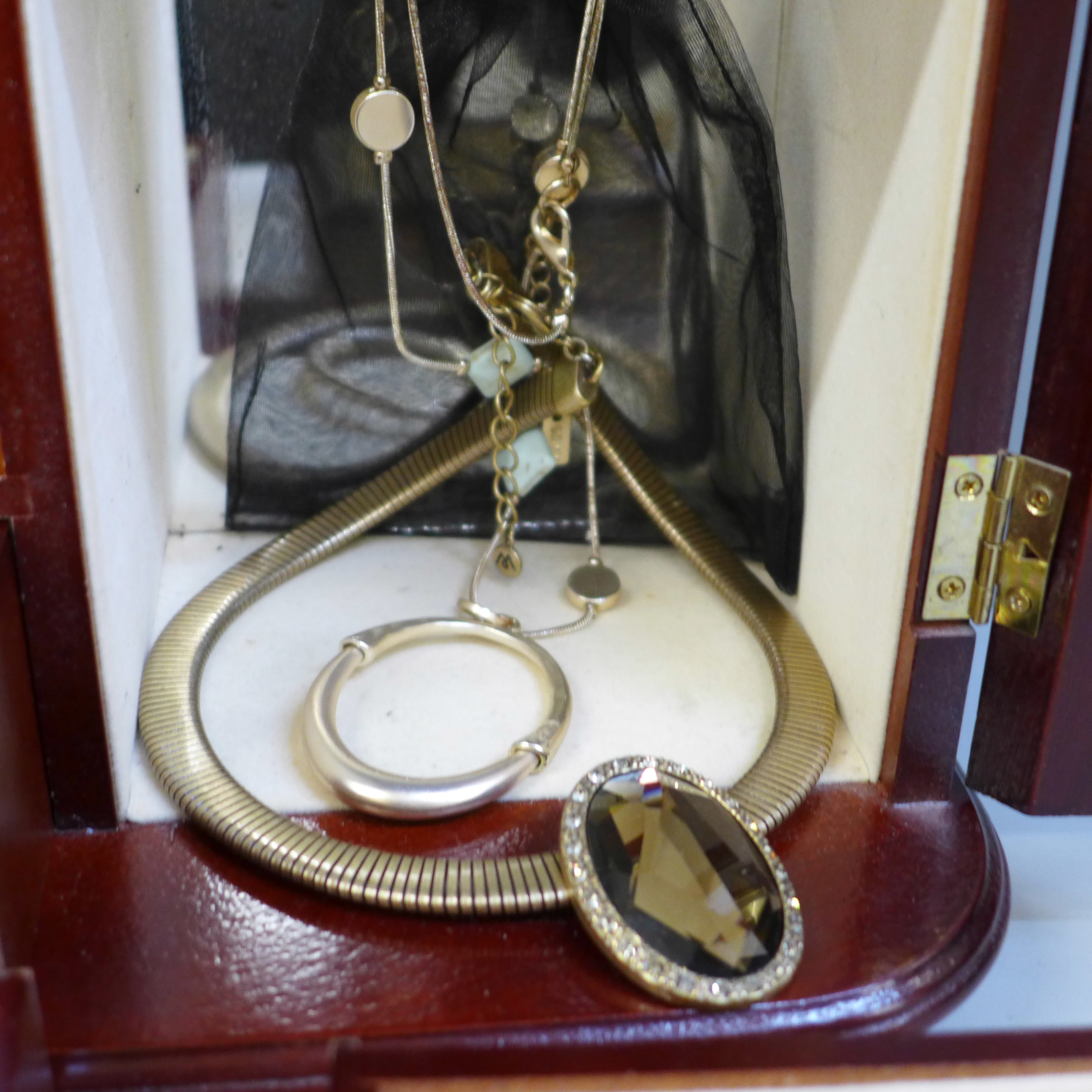 A jewellery case with Envy necklace, Argento necklace, watch, costume jewellery, etc. - Image 5 of 5