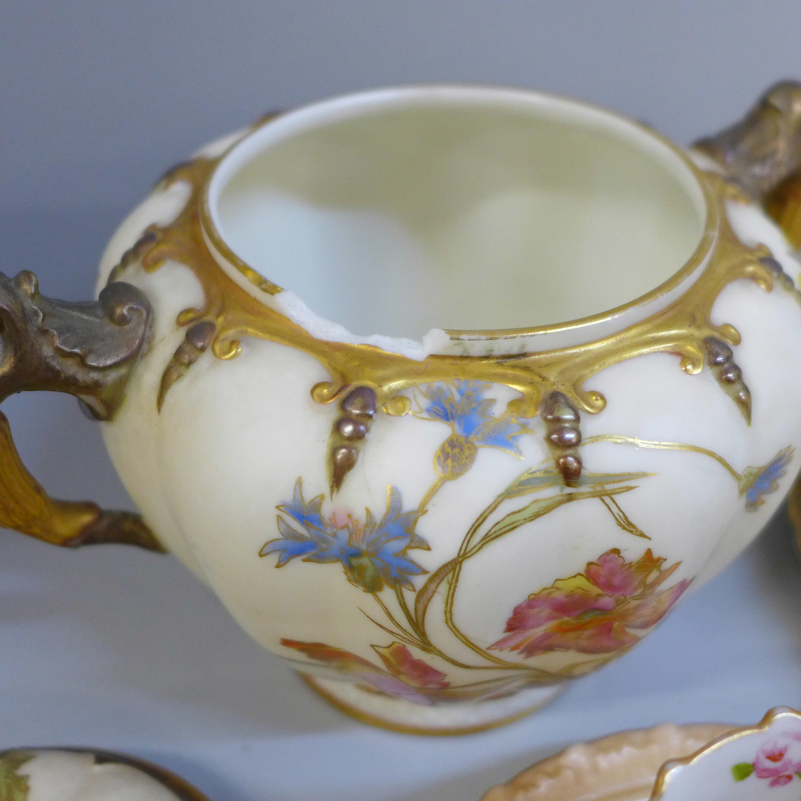 A collection of Royal Worcester porcelain including cups and saucers, trios, sugar pot, pin dishes - Image 4 of 5