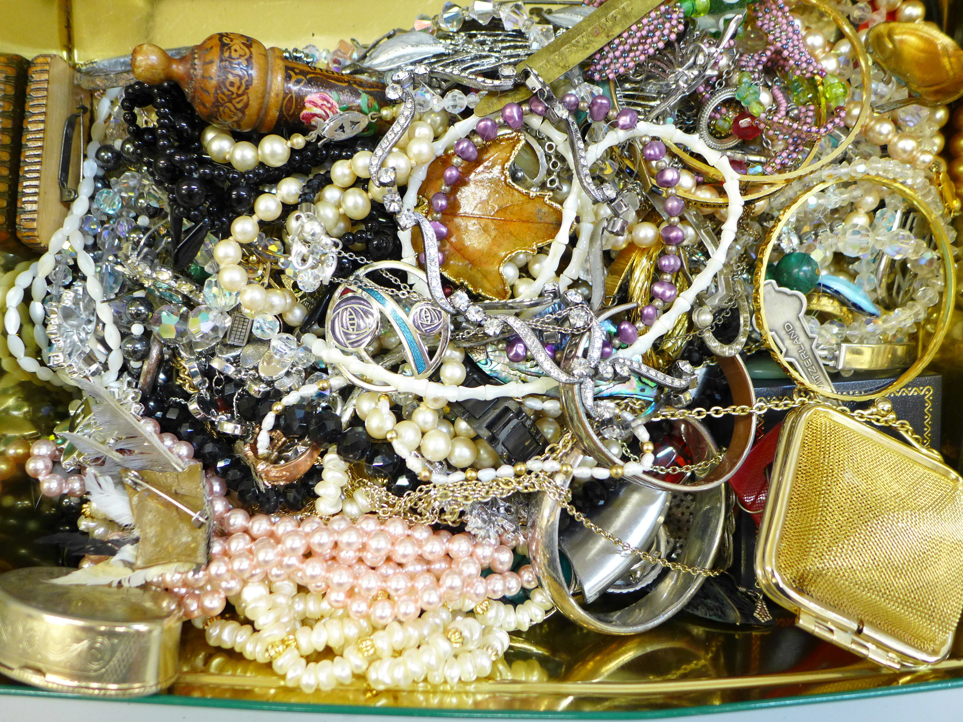 Costume jewellery