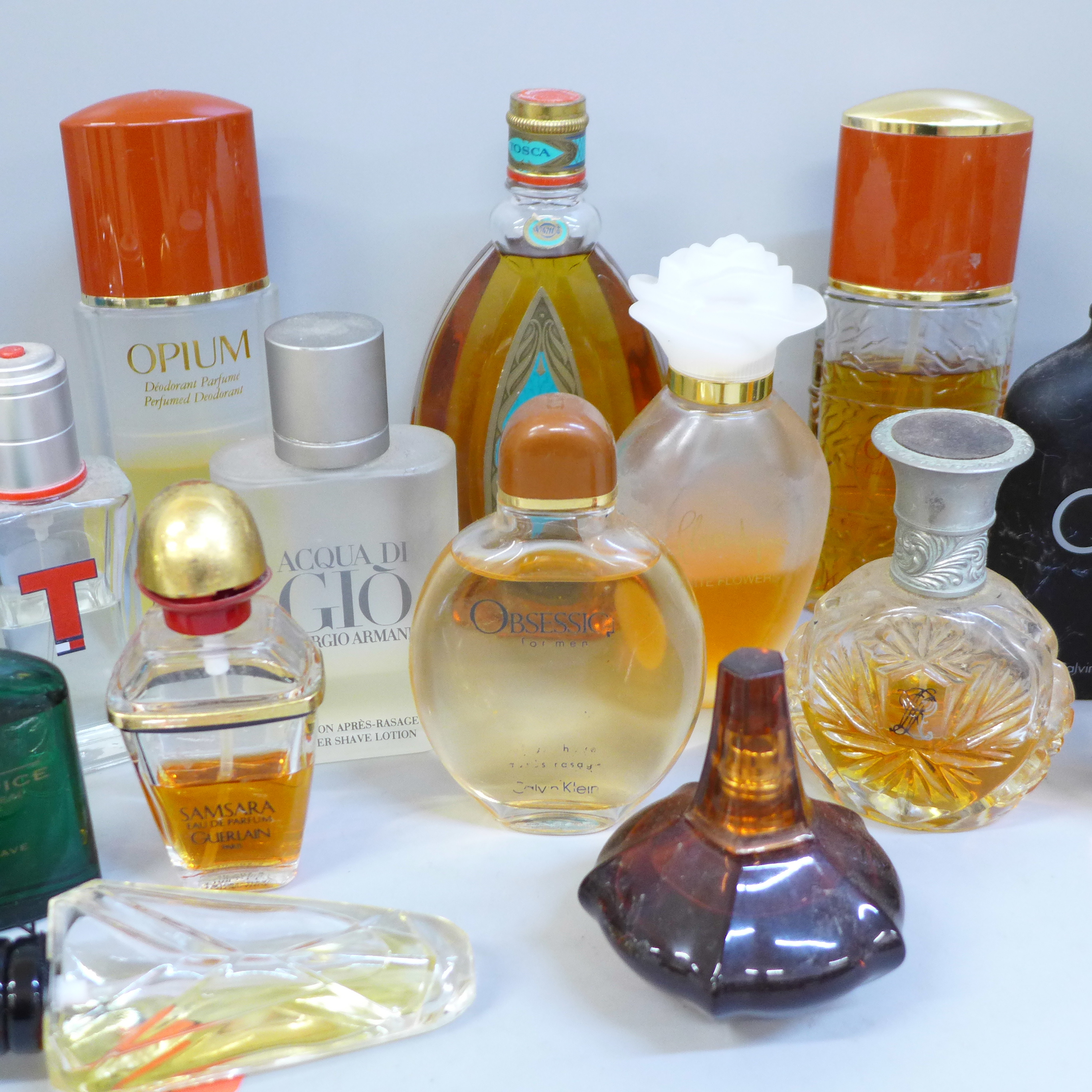 A collection of aftershaves and perfumes - Image 3 of 4