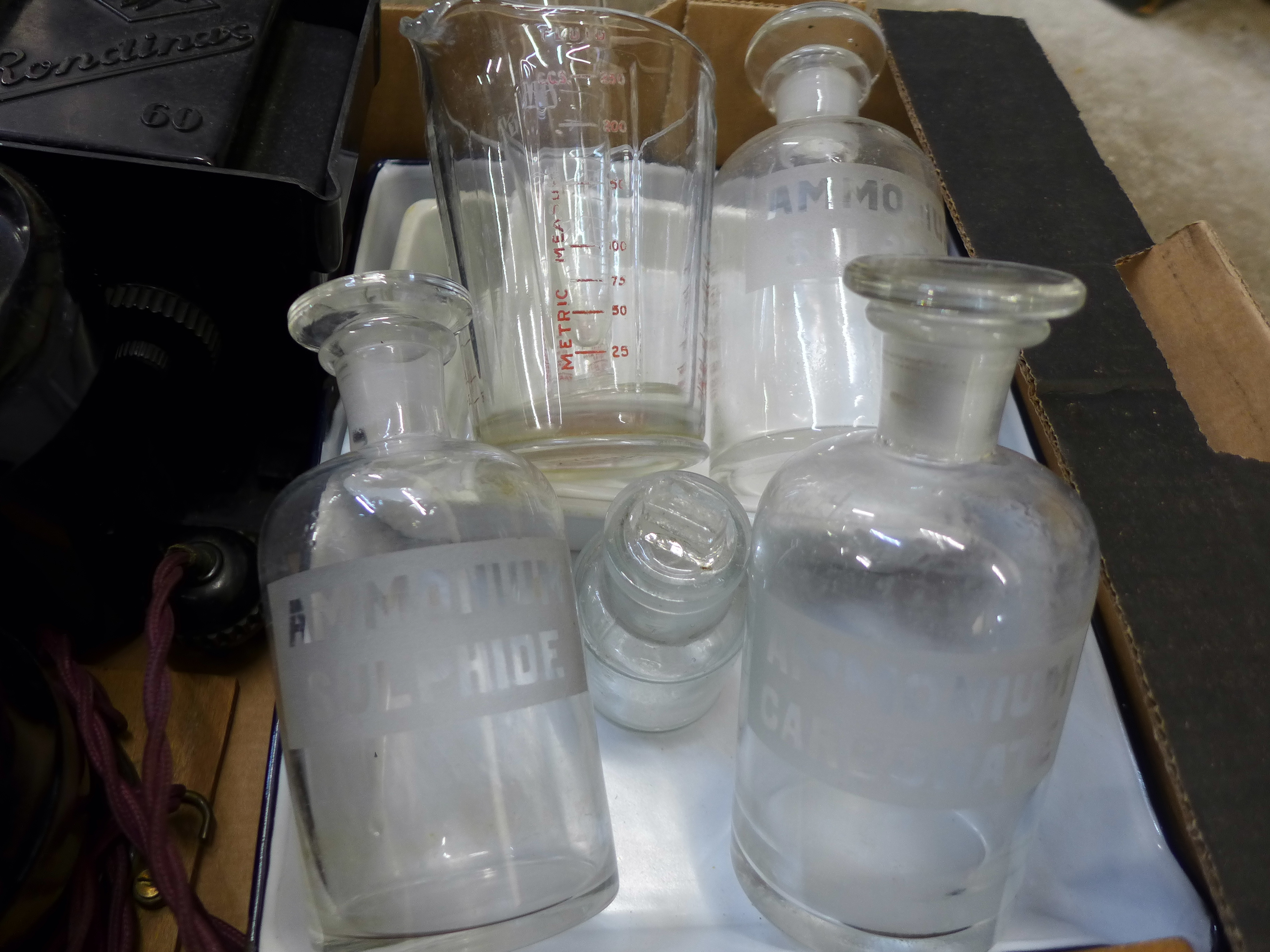 Vintage photographic darkroom equipment and bottles - Image 2 of 2