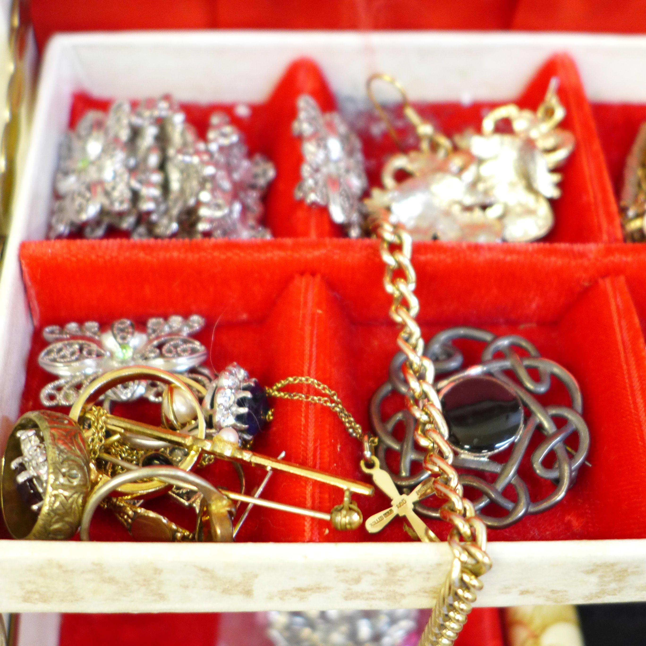 Costume jewellery and scrap gold items - Image 3 of 6