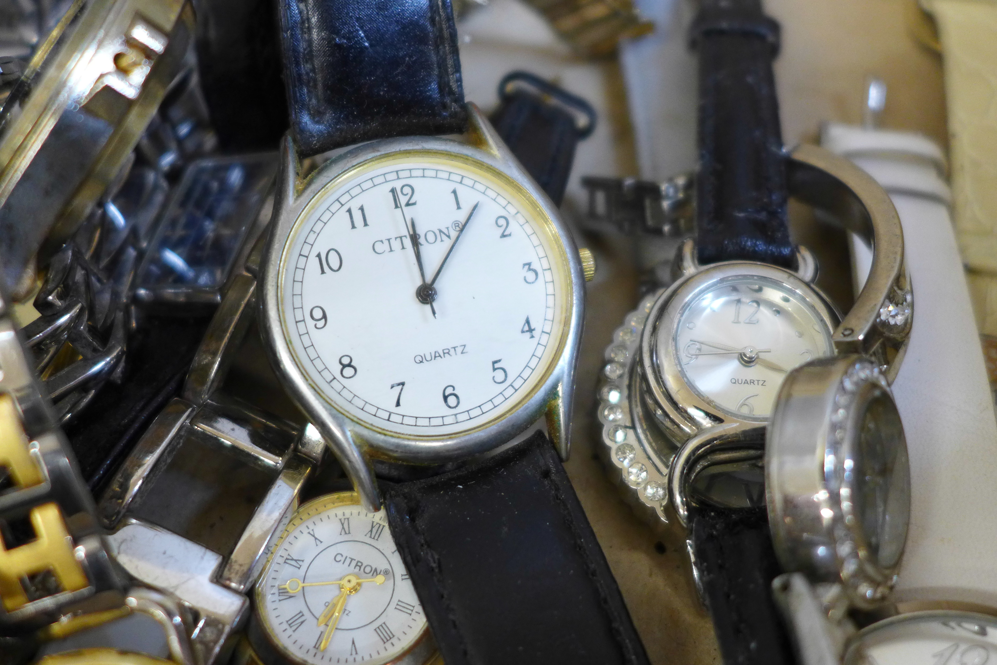 Lady's and gentleman's wristwatches - Image 2 of 3