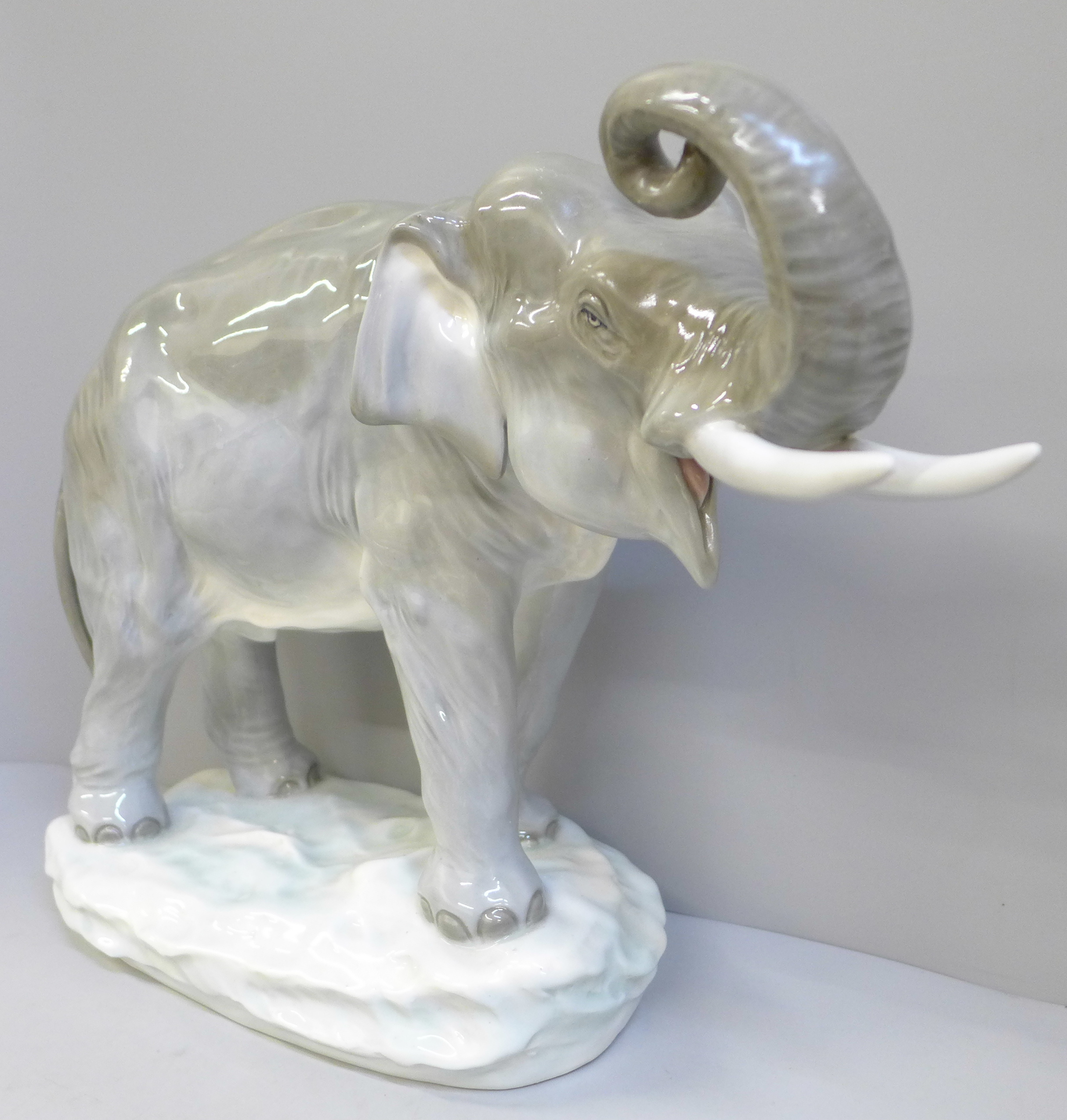 An Amphora model of an African elephant, 40cm - Image 2 of 5
