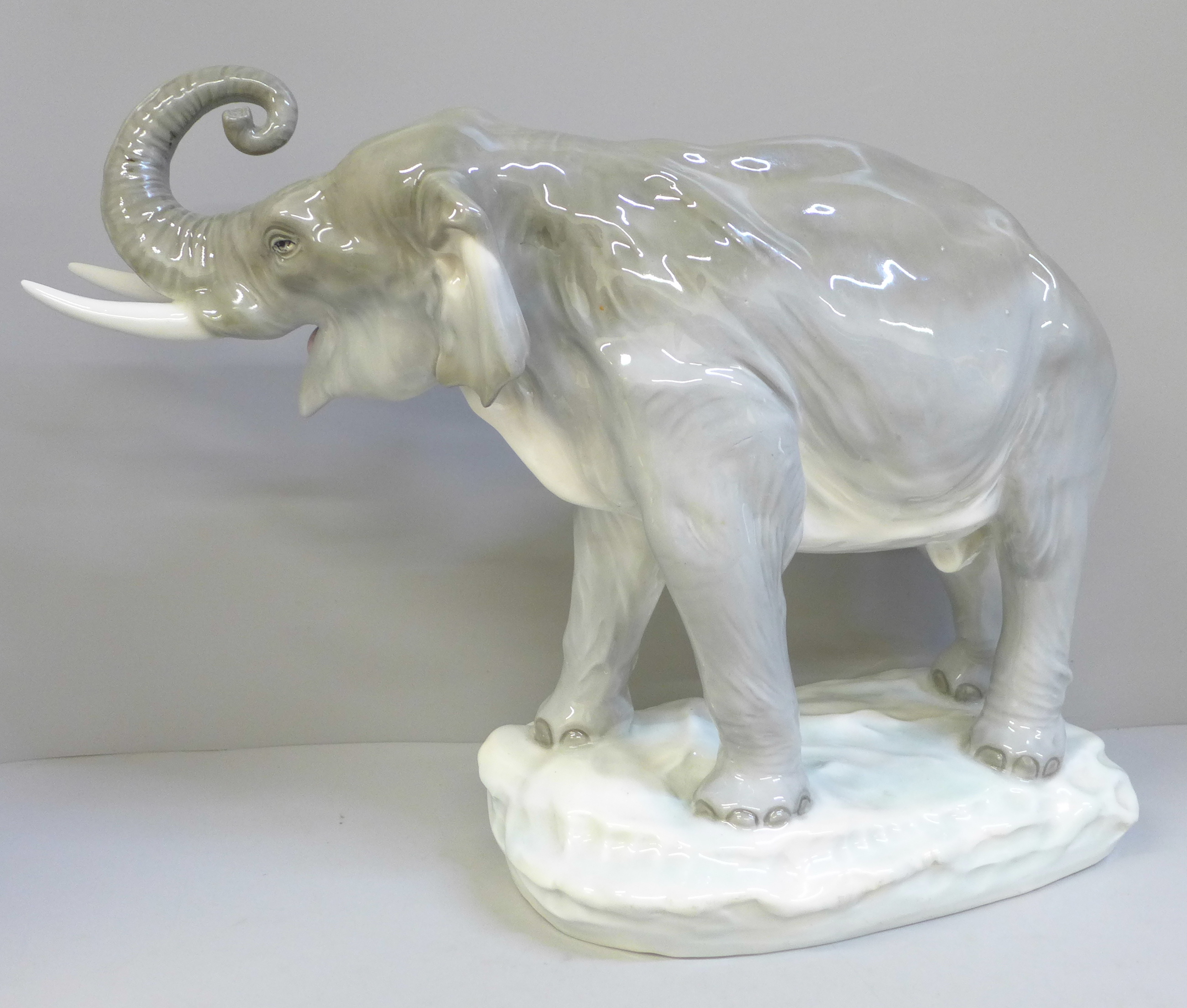 An Amphora model of an African elephant, 40cm - Image 3 of 5