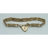 A 9ct gold gate bracelet, 5.8g