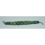 A jade bracelet, 19cm