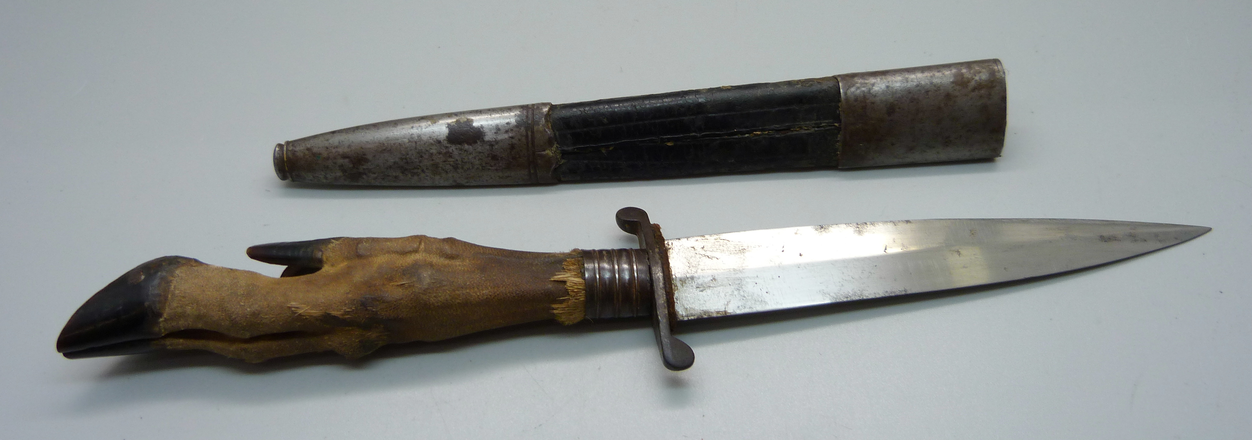 A German WWI trench knife with scabbard - Image 3 of 3