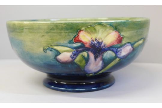 An early 20th Century Moorcroft Orchid pattern bowl, 21cm - Image 3 of 4