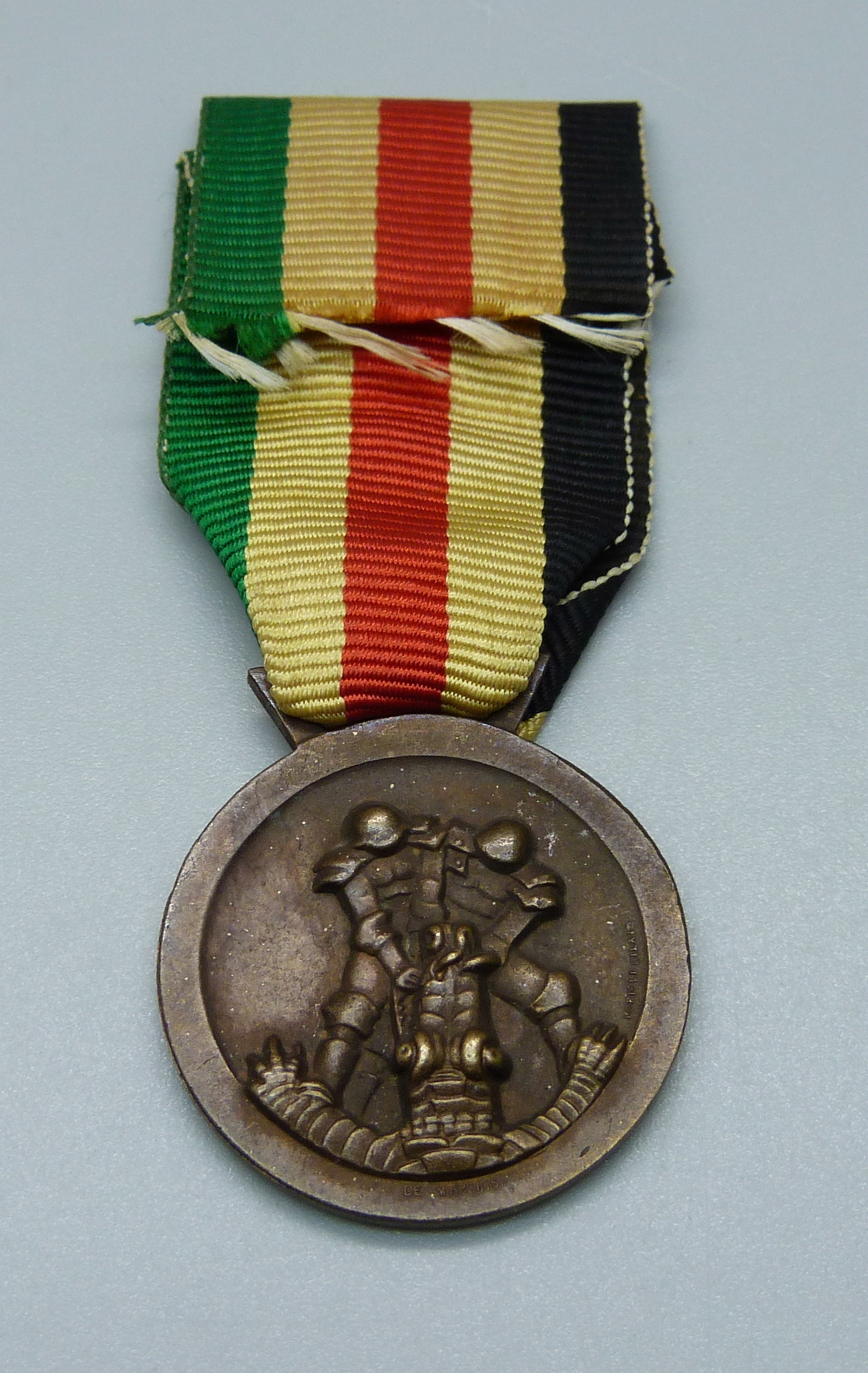 A WWII German Italian Africa medal - Image 2 of 2