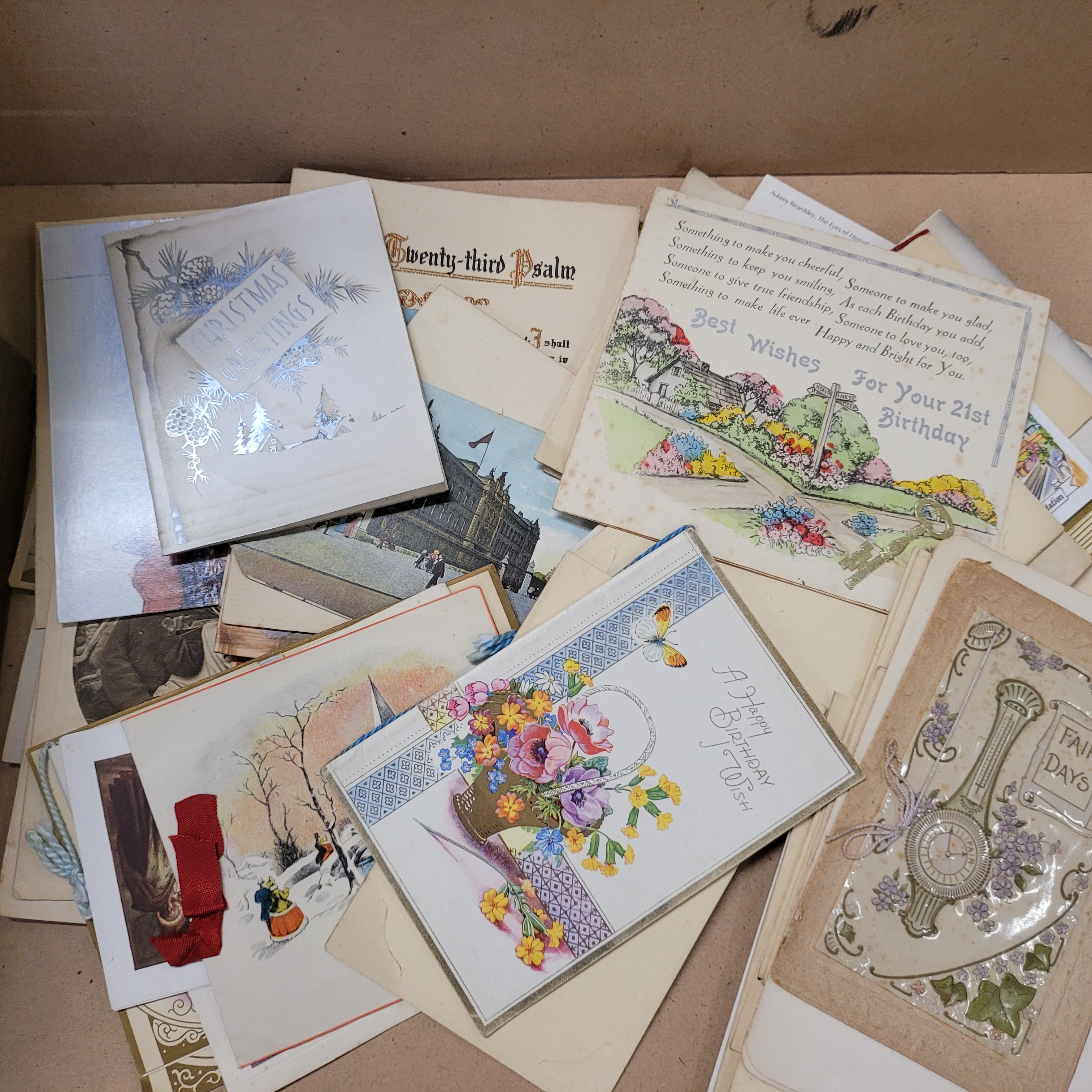 A box of Edwardian and later postcards and greetings cards - Image 4 of 5