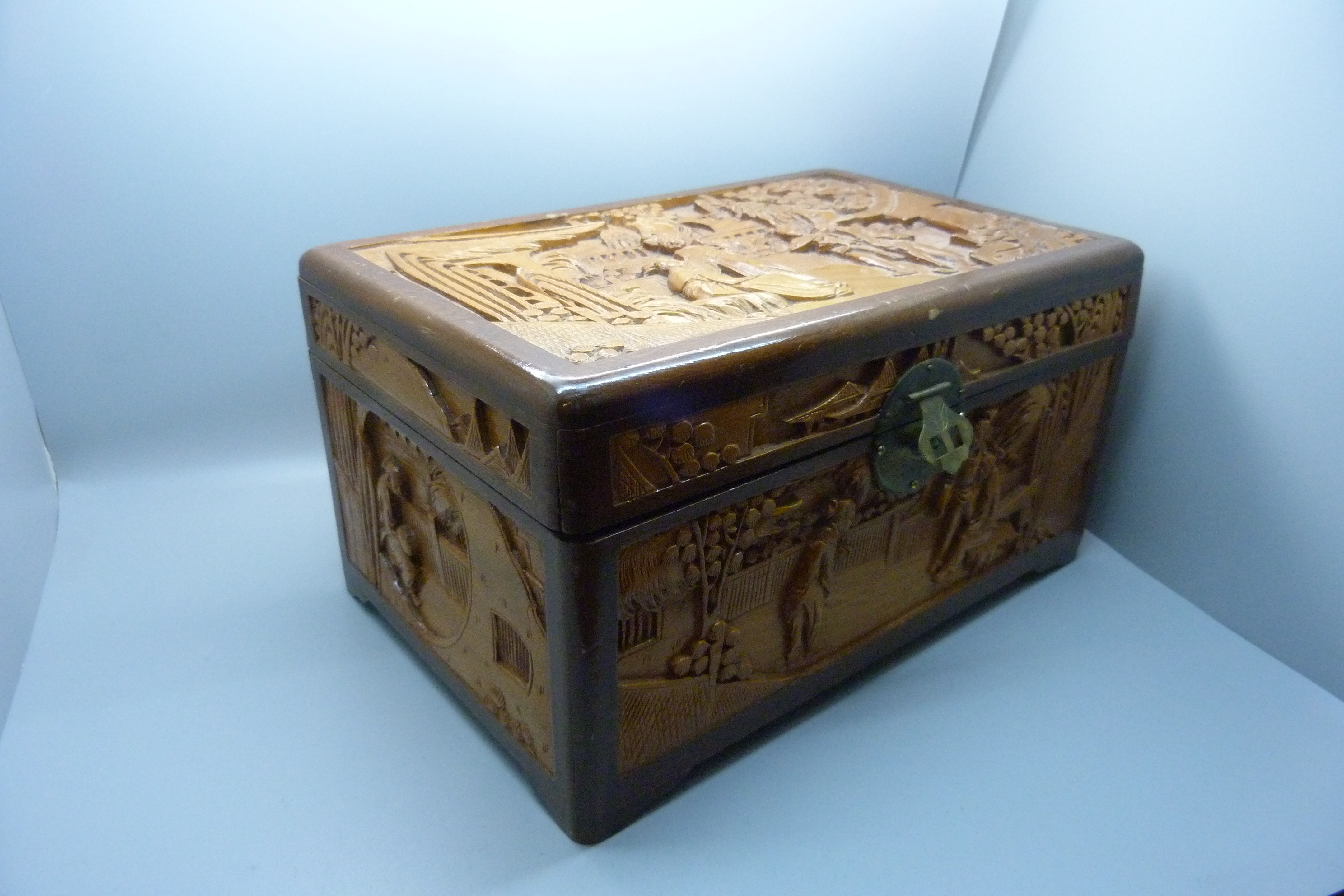 A carved wooden box, a military beret with cap badge, other badges and a For Campaign Service - Image 7 of 9