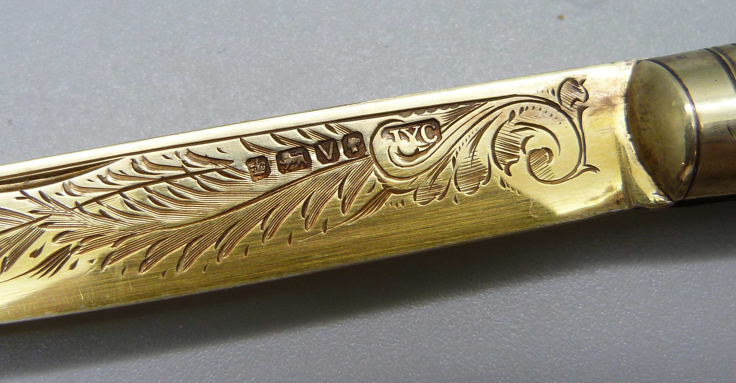 A Victorian silver gild and mother of pearl fruit knife, cased, Sheffield 1888, John Yeomans - Image 2 of 5