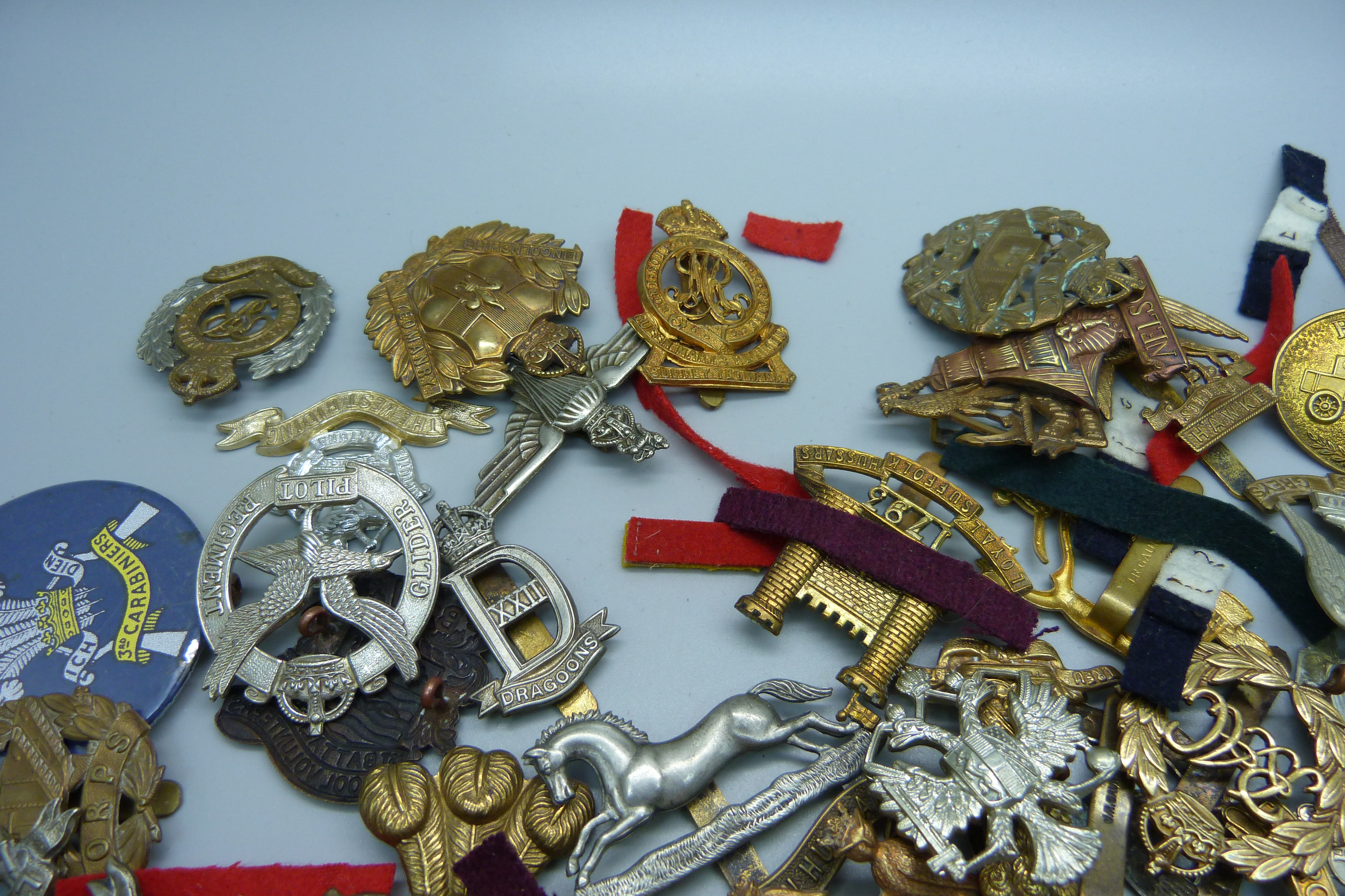 A collection of British military cap badges including some by Gaunt - Image 3 of 4