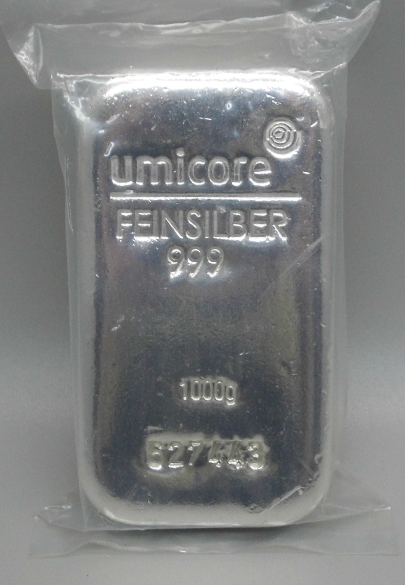 A 1kg 999 fine silver bar