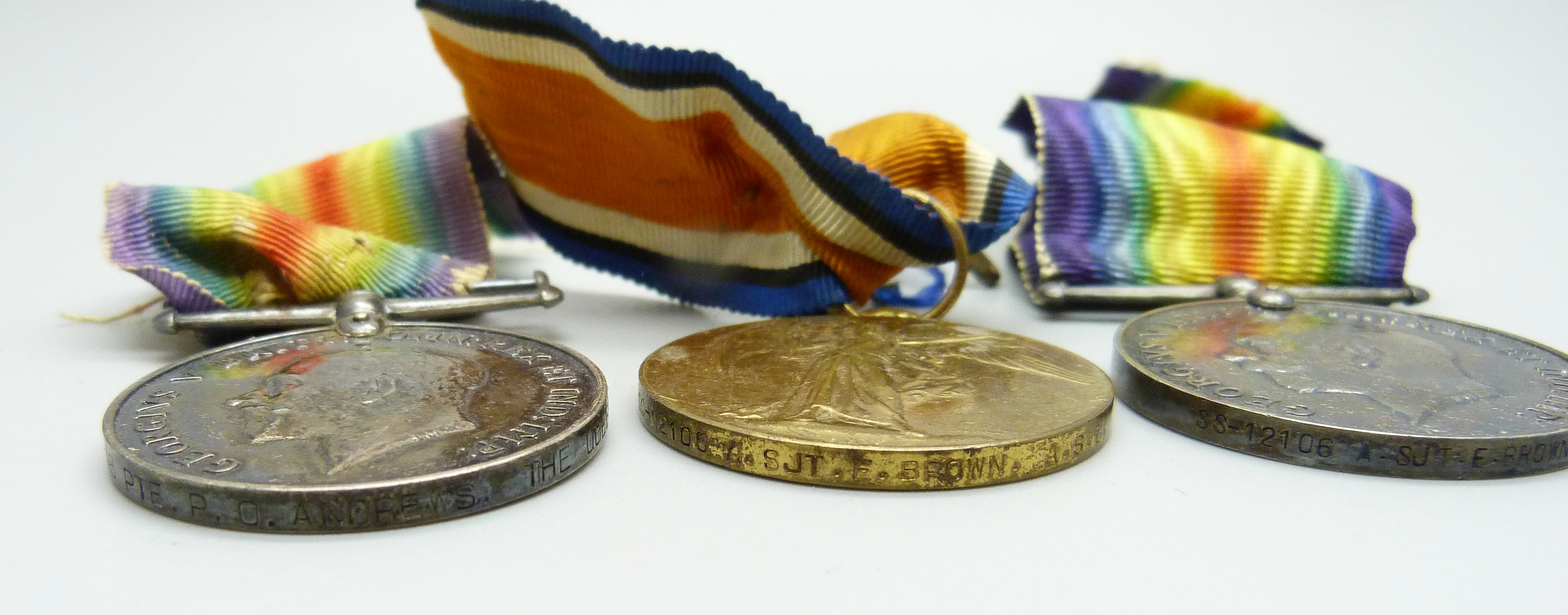 Two pairs of WWI medals; to G-12845 Pte. P.O. Andrews, The Queen's Regiment and to SS-12106 A. Sjt - Image 2 of 3