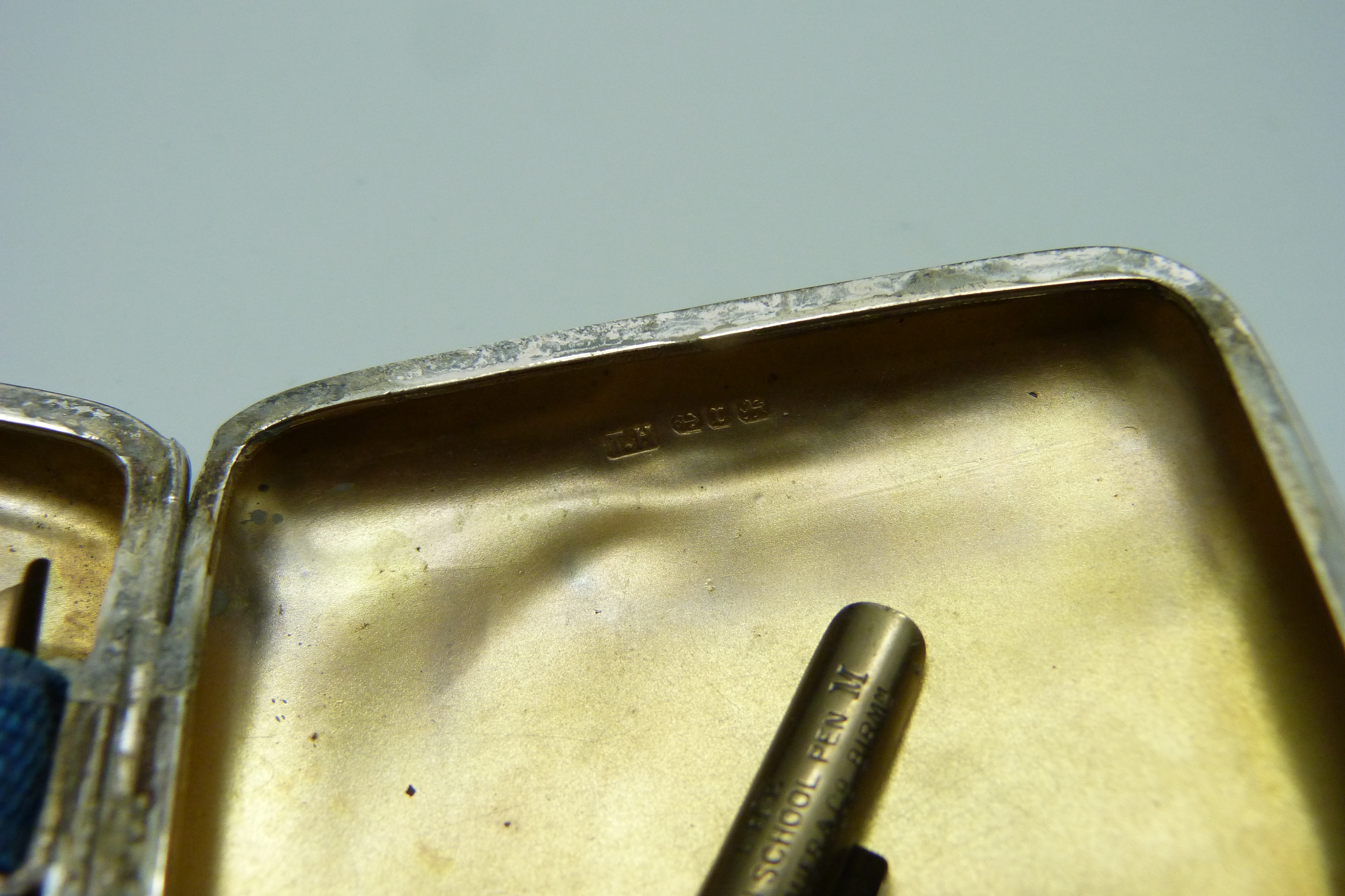 A Victorian silver cigarette case with inscription, 84g, and a collection of pen nibs - Image 4 of 4