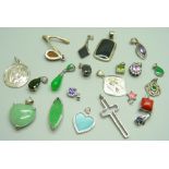 Assorted silver pendants, 45g