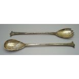 A pair of silver salad servers, Sheffield 1910, 226g