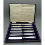 A cased set of six silver handled knives, Sheffield 1919