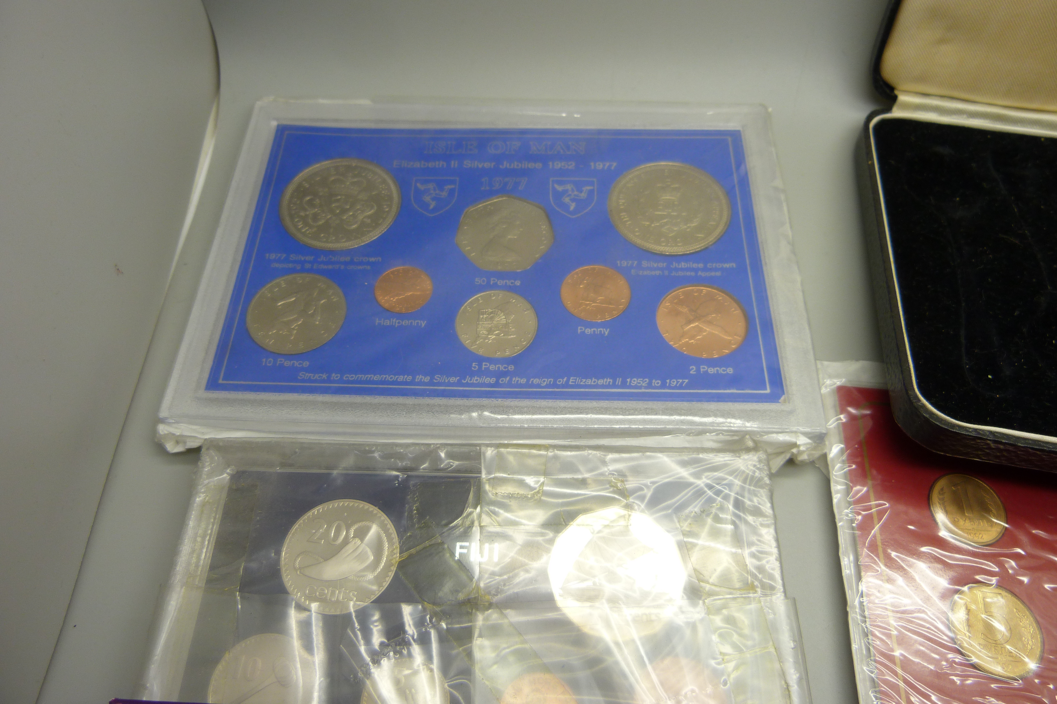 A silver mirror, a/f, a silver Titanic Expedition 2000 medallion and other mint coin sets - Image 4 of 4