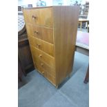 A Meredew light oak chest of drawers