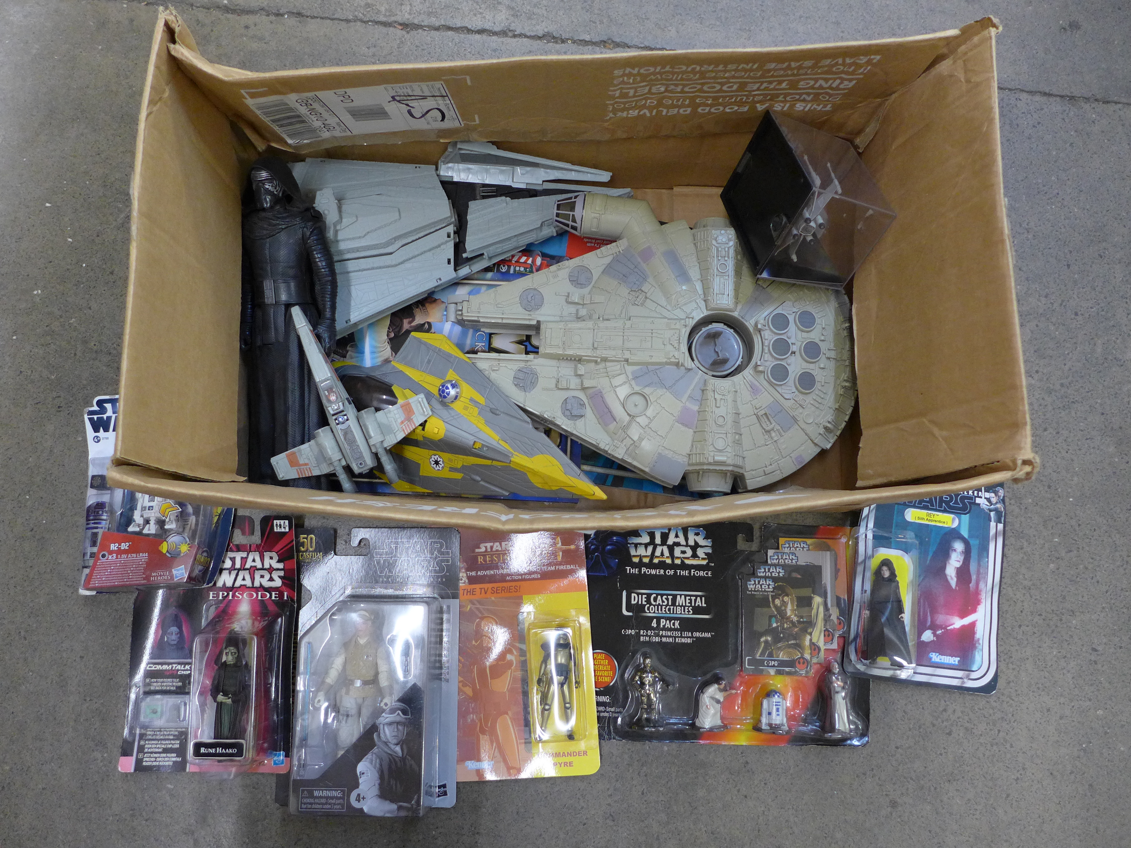 A collection of Star Wars items including Hasbro figures, a 1995 Kenner lead figure set,