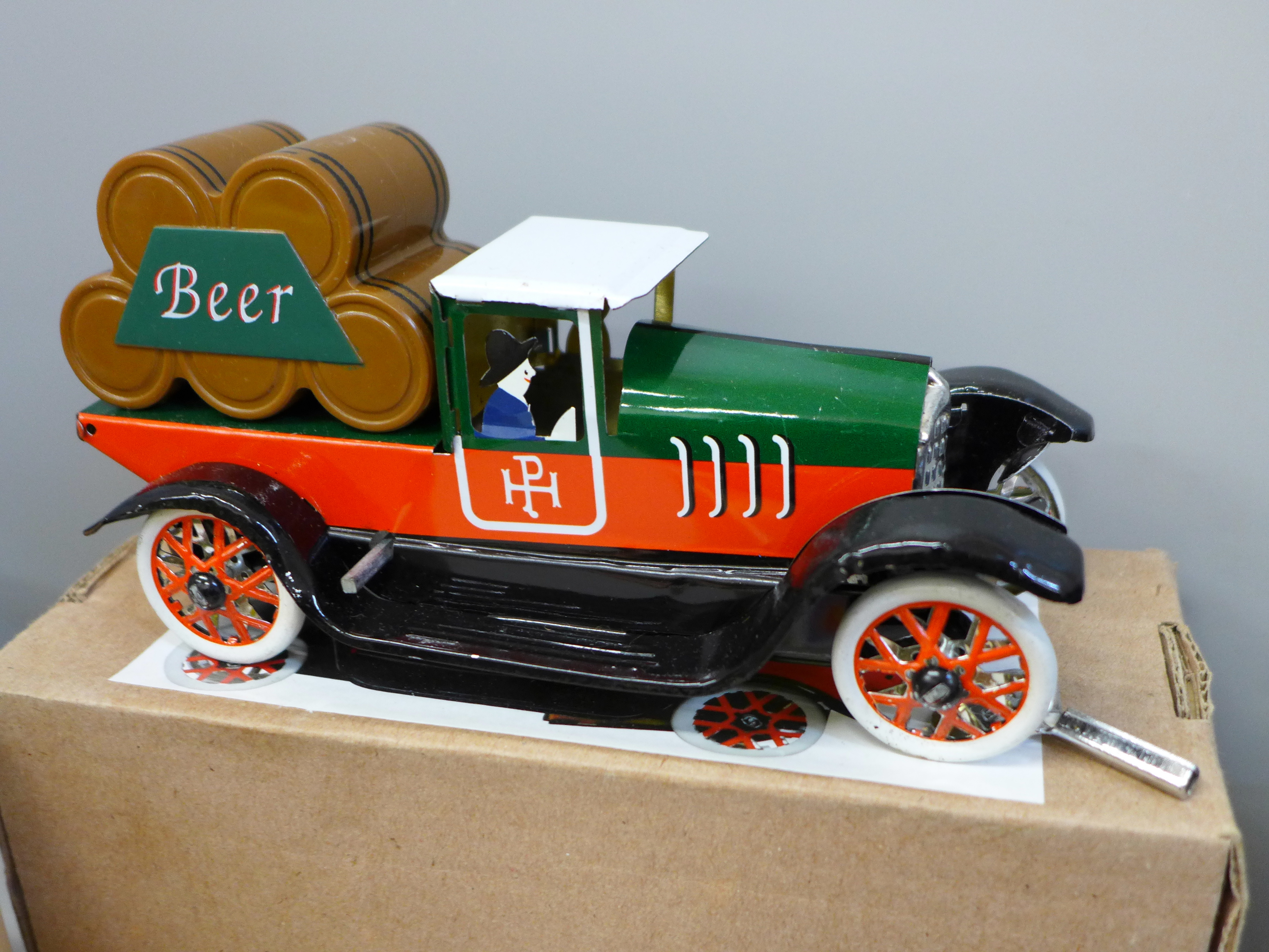 A collection of tin plate toys - Image 6 of 7