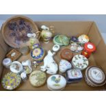 A collection of trinket boxes, etc.