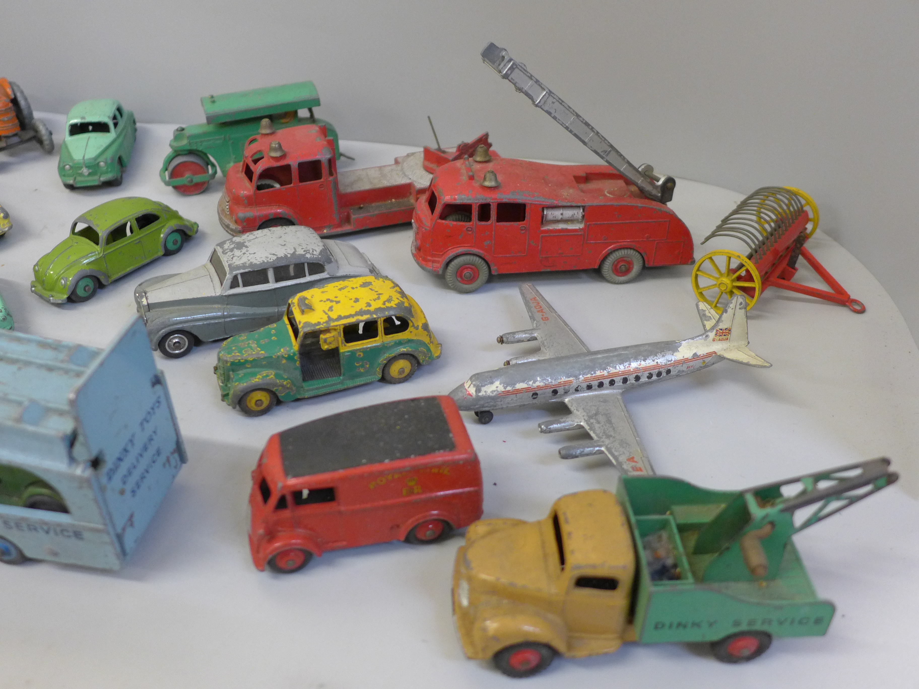 A collection of Dinky Toys and Dinky Supertoys including Carrimore Car Transporter, Rolls Royce, - Image 3 of 4