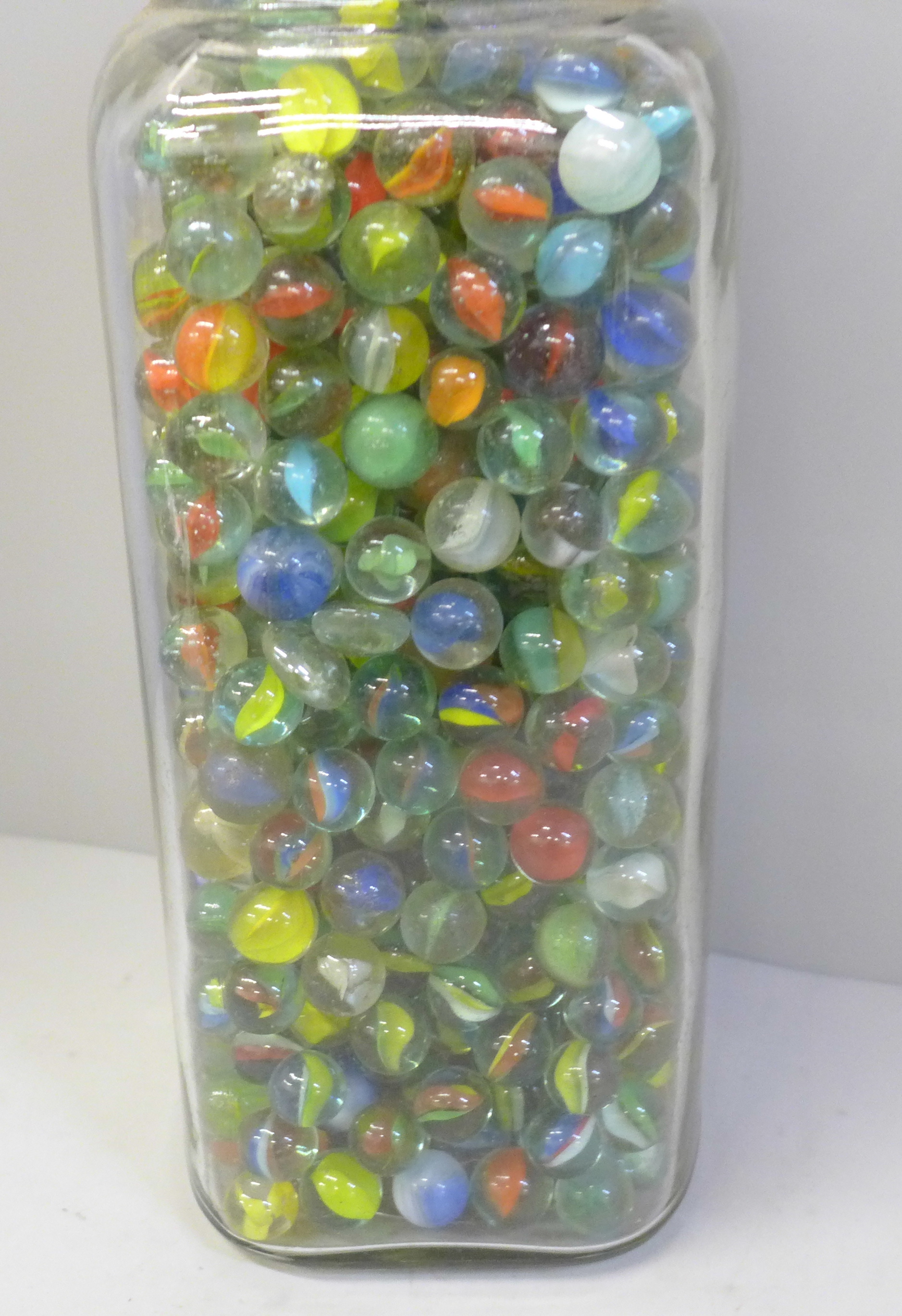 A jar of marbles - Image 2 of 2