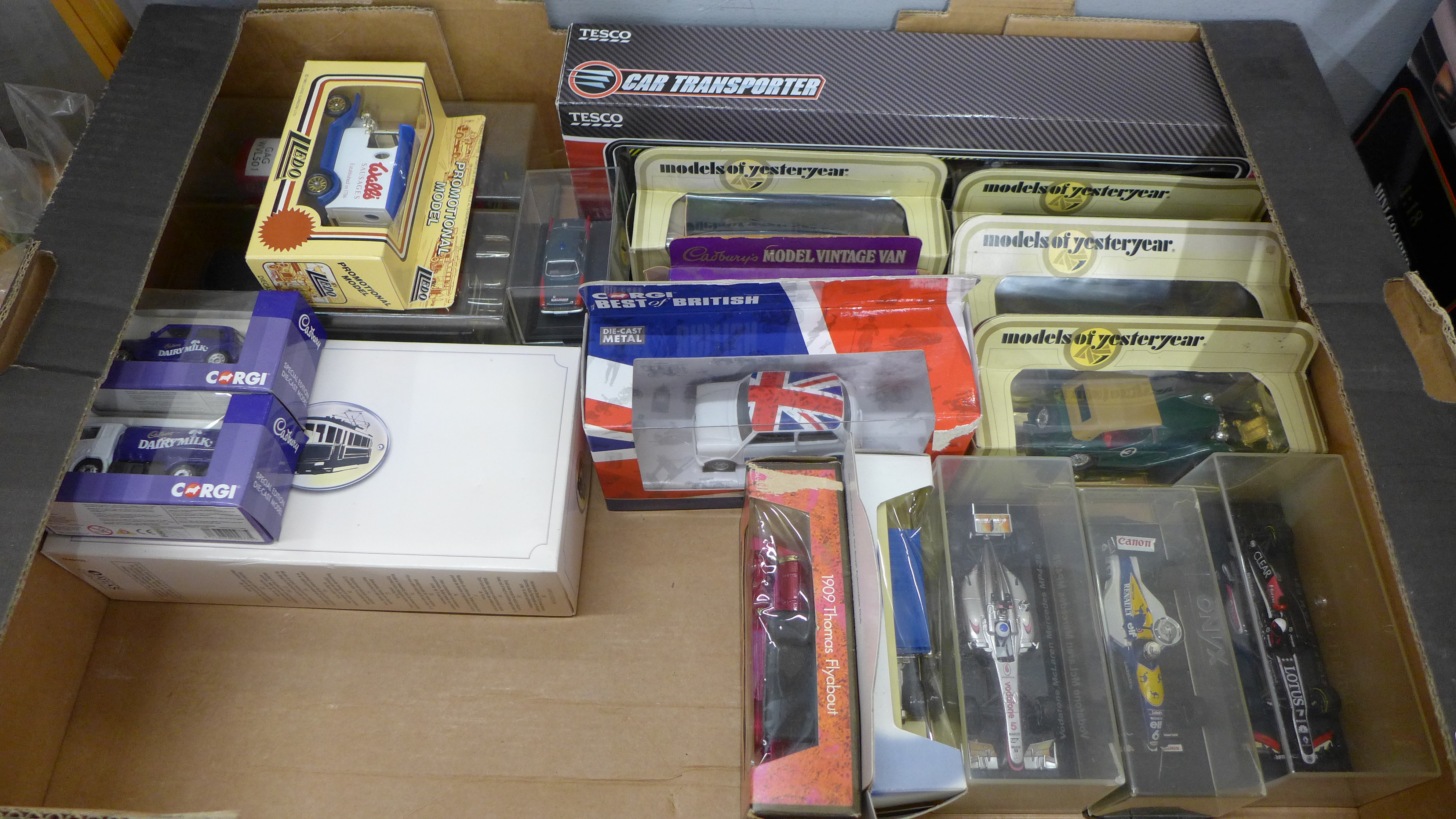 A box of mixed die-cast model vehicles, Corgi, Models of Yesteryear, etc. - Image 2 of 3