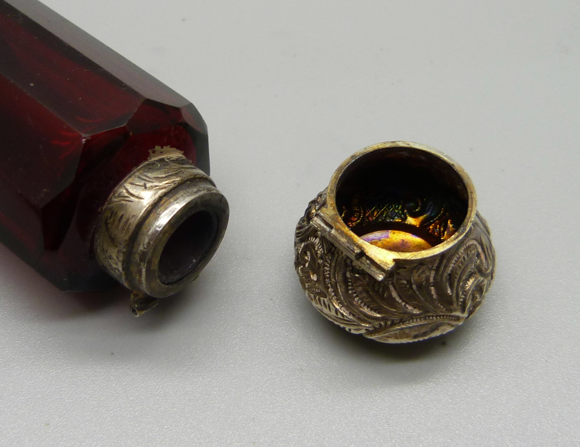 A ruby glass double scent bottle, (hinge a/f, top dented) - Image 7 of 7