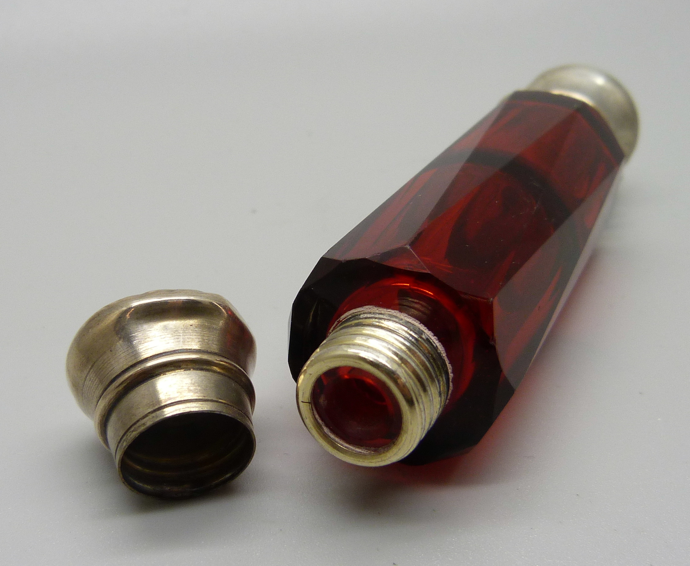A ruby glass double scent bottle, a/f - Image 5 of 5