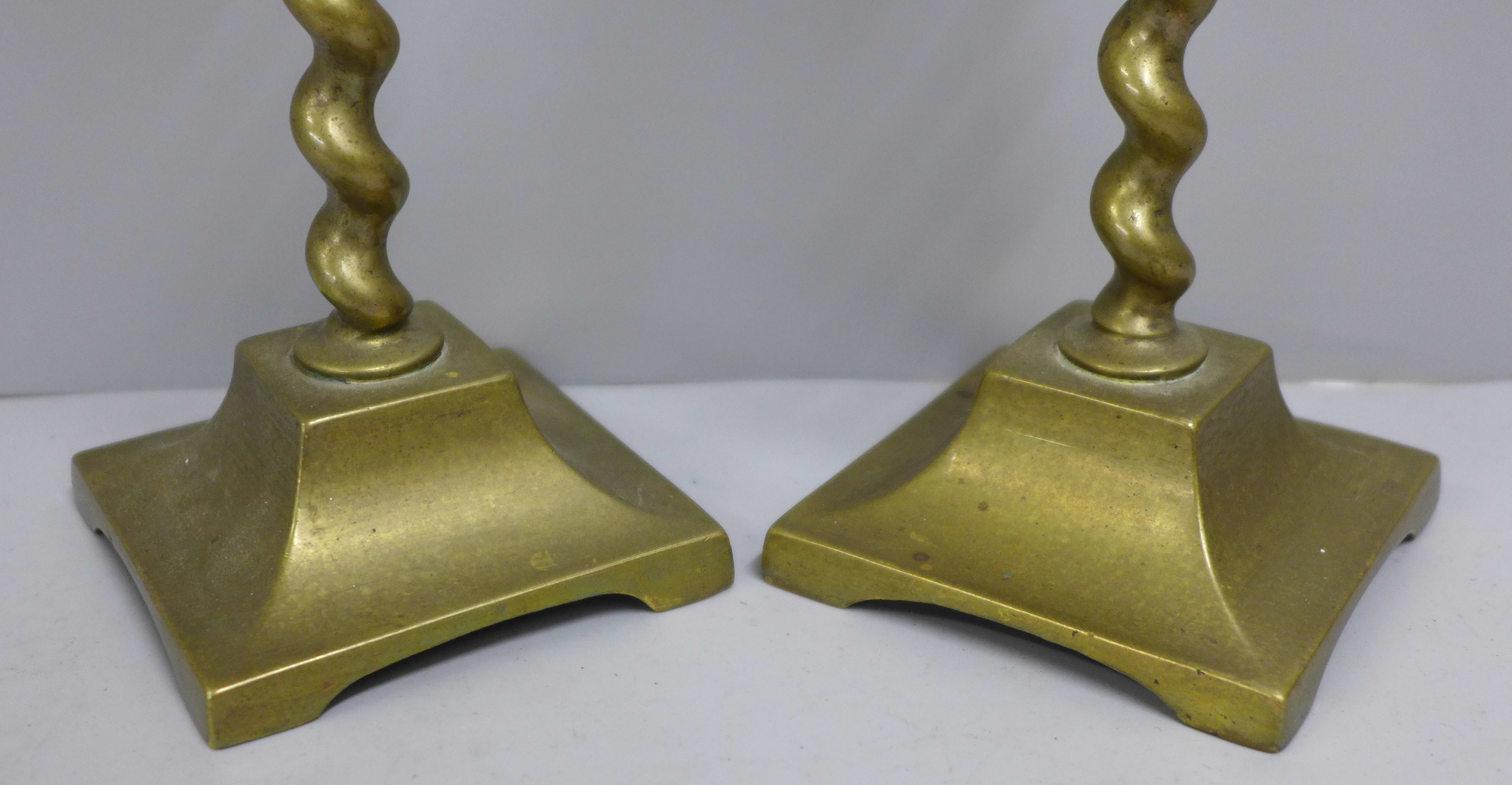 A pair of brass barleytwist candlesticks - Image 3 of 3