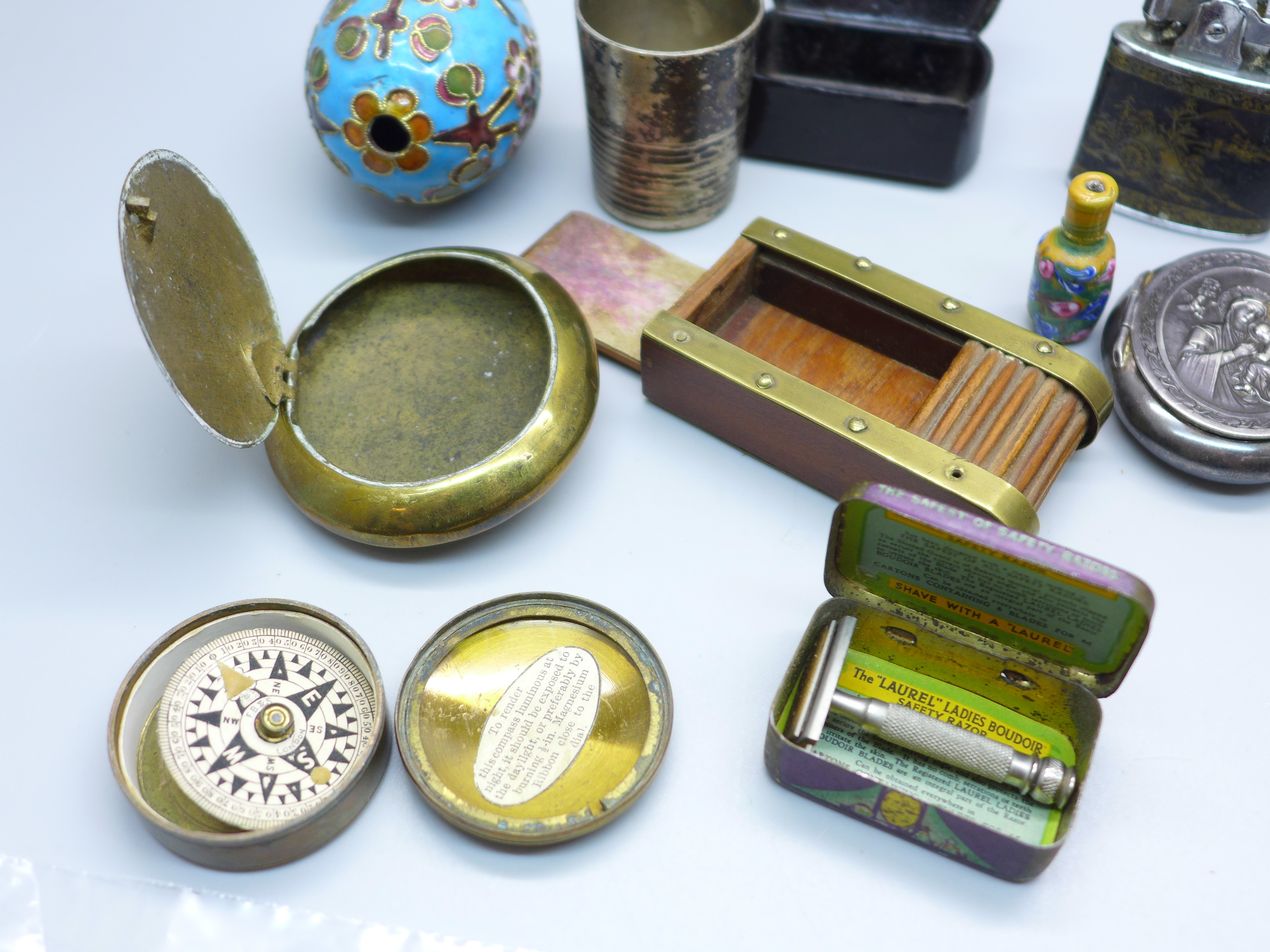 A guilloche enamel Stratton compact, pill boxes, a mother of pearl purse, etc. - Image 6 of 7