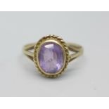 A 9ct gold and amethyst ring, 1.3g, J