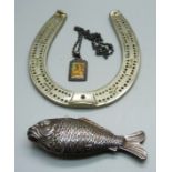 A novelty continental silver fish trinket box with hinged lid, length 97mm, a horseshoe cribbage