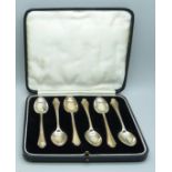 A cased set of six silver teaspoons, 41g