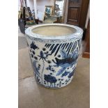 A large Chinese blue and white porcelain fish bowl or jardiniere