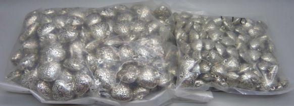 296 plastic silver tone hearts