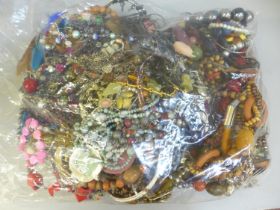 A bag of costume jewellery