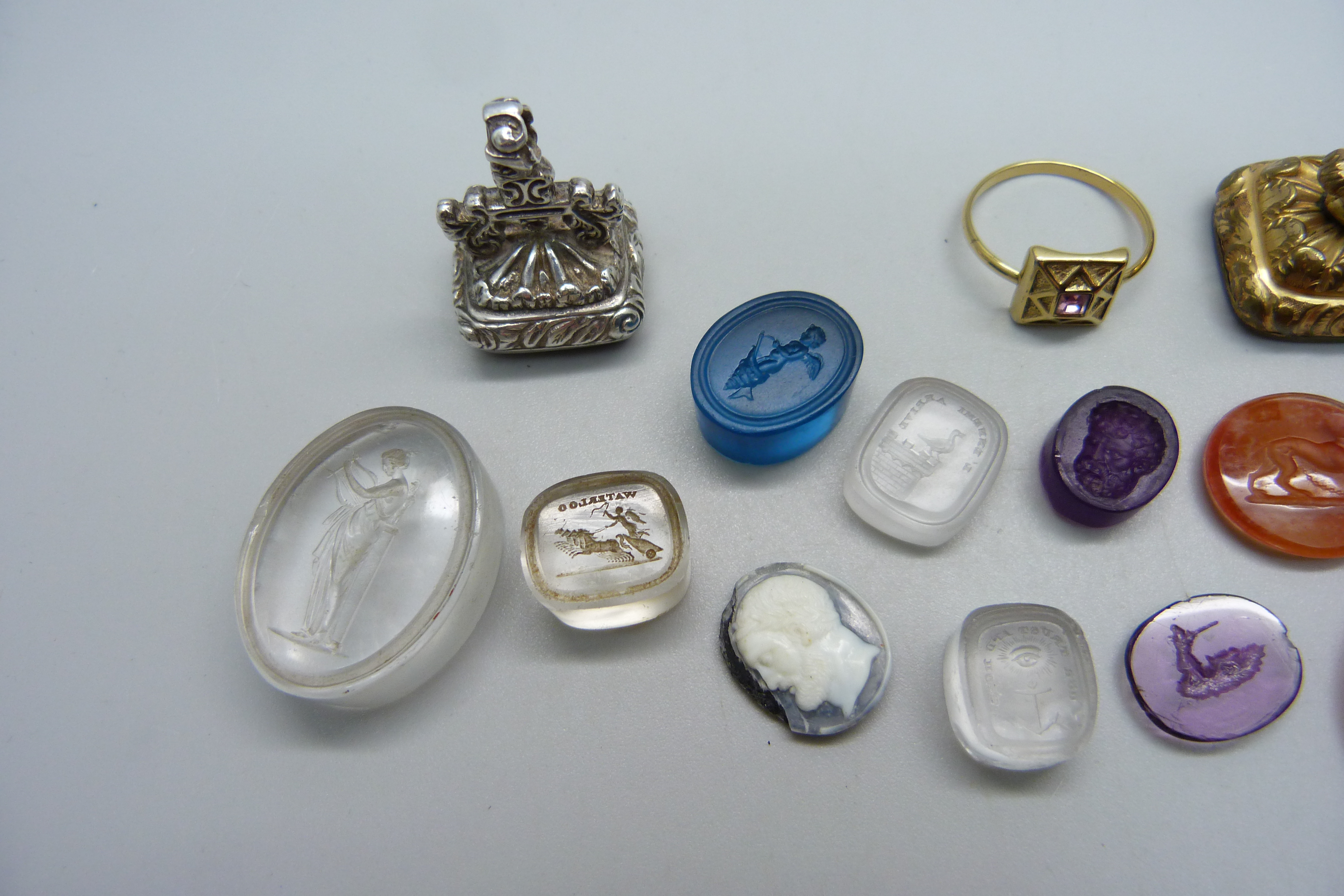 A collection of seals and seal fobs, (modern reproductions) - Image 3 of 4