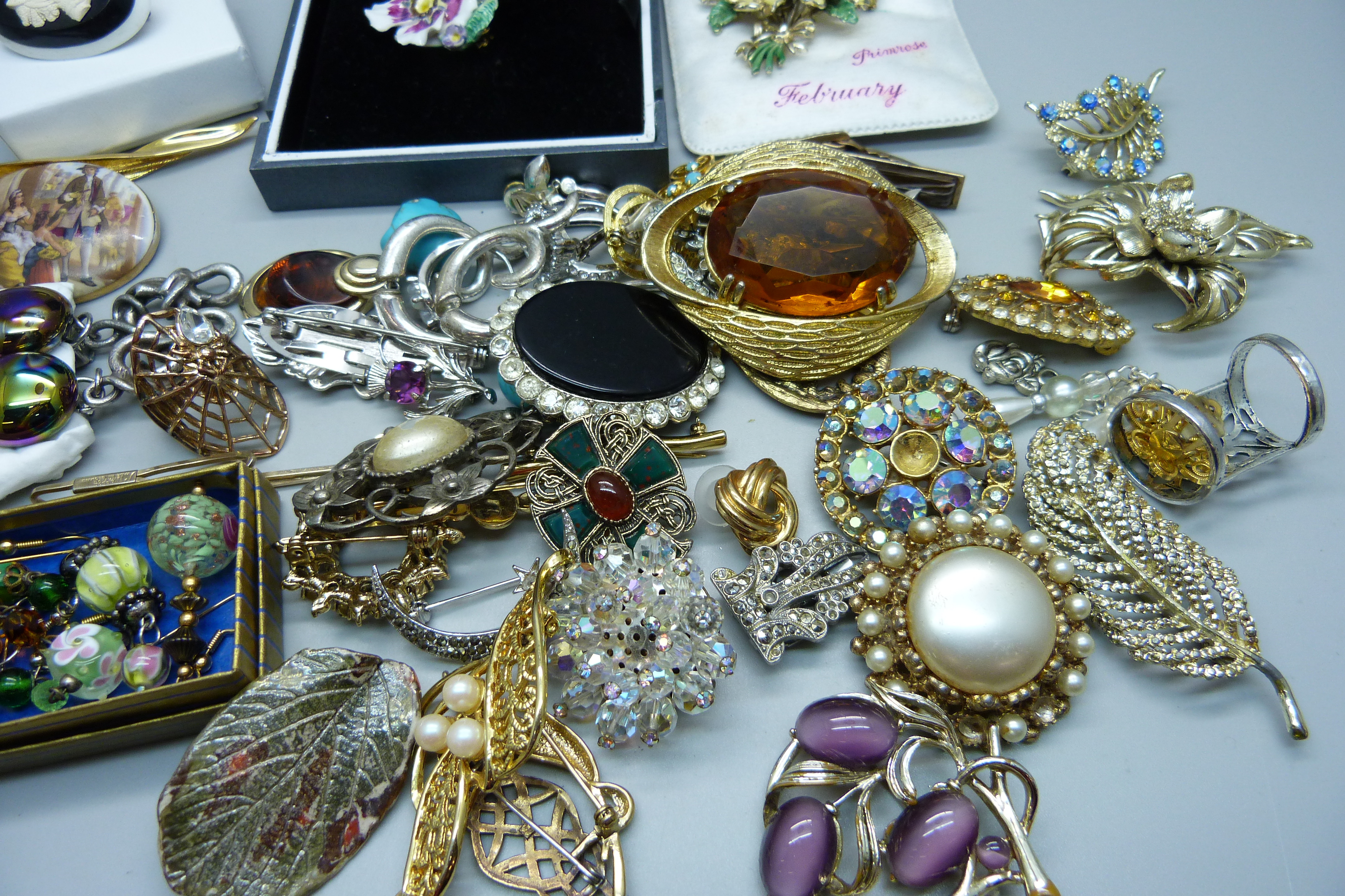 Vintage brooches, earrings, etc. - Image 2 of 4