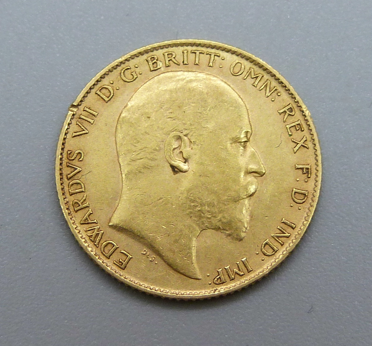 An Edward VII 1909 gold half-sovereign